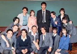 爱游戏官网-今晚巴塞罗那调整名单以备英超，再遭质疑环节打磨，球迷炸锅，团队化学反应显著