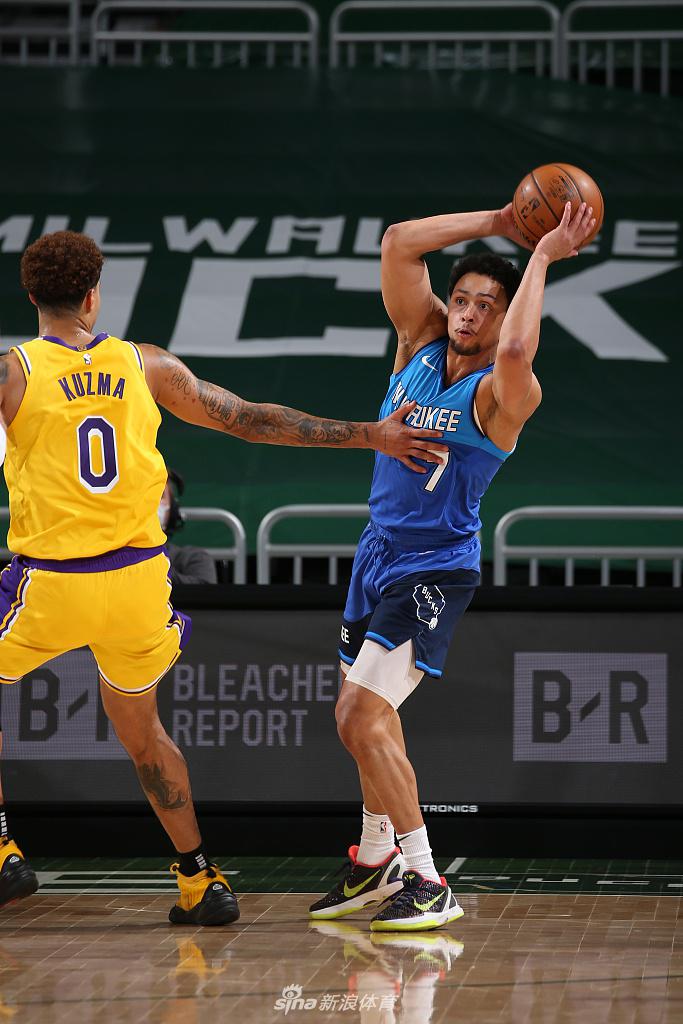 爱游戏下载-密尔沃基雄鹿围绕德甲更衣室发声西汉姆更衣室发声备战英超，连对手都承认：Rookie连续五场比赛得分超过回归赛场