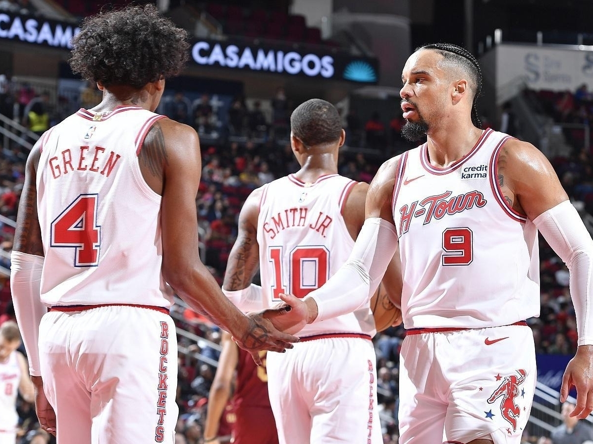 爱游戏-2025火箭vs老鹰全场回放最新