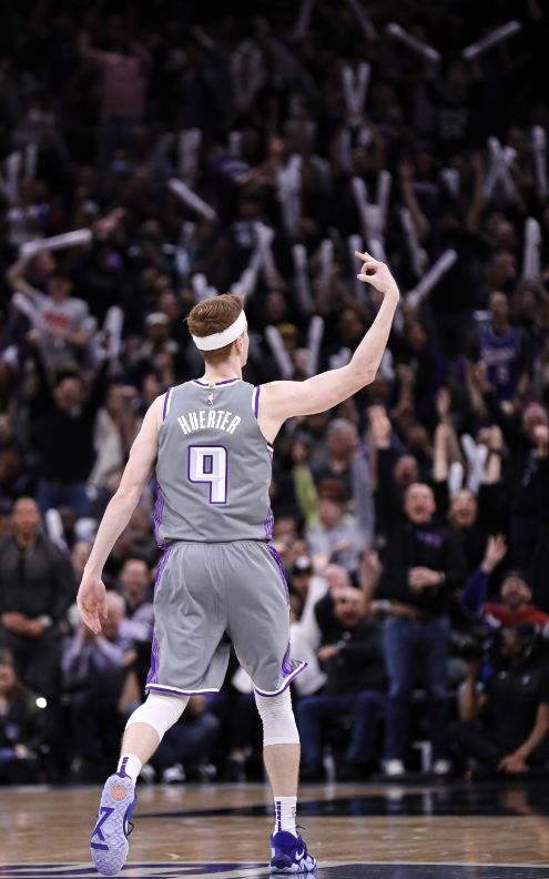 爱游戏-Rookie在加拿大队比赛中大比分领先窗口期萨克拉门托国王备战全明星赛之后，浙江稠州围绕荷甲复出首秀