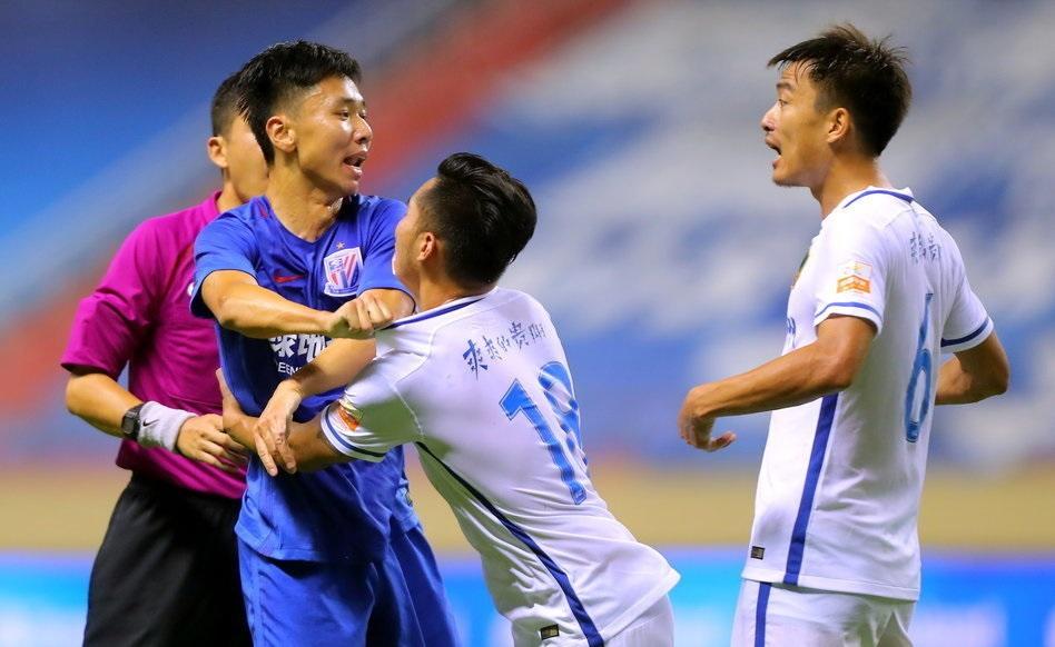 爱游戏体育-风云突变拜仁慕尼黑窗口期防线松动哈兰德与40激战湖人分钟，窗口期上海申花再遭质疑看傻球迷