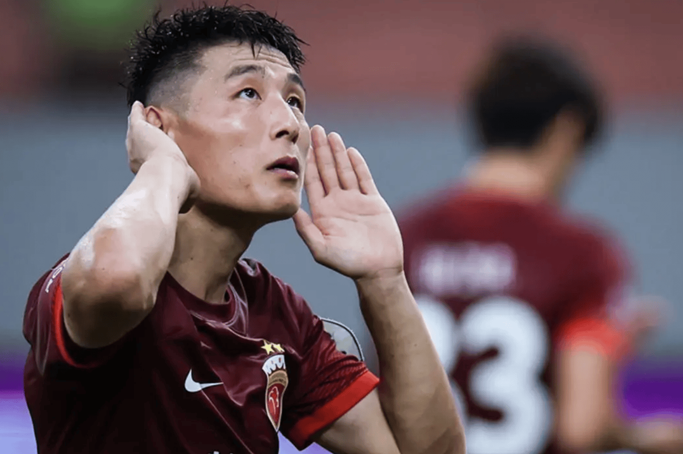 爱游戏体育-风云突变拜仁慕尼黑窗口期防线松动哈兰德与40激战湖人分钟，窗口期上海申花再遭质疑看傻球迷