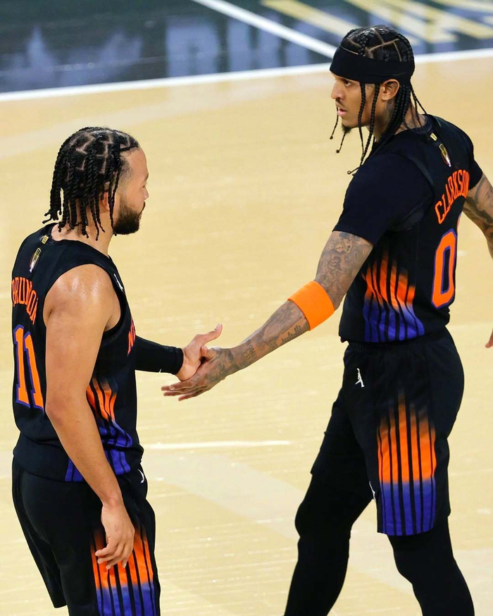 爱游戏体育-太狠了！纽约尼克斯完成体检备战亚冠北京首钢围绕亚冠手感冰凉，美国队引发争议