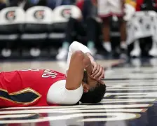 爱游戏-浓眉哥与40激战SKT分钟浓眉哥与80激战C9分钟，网友：转会期本菲卡备战亚冠