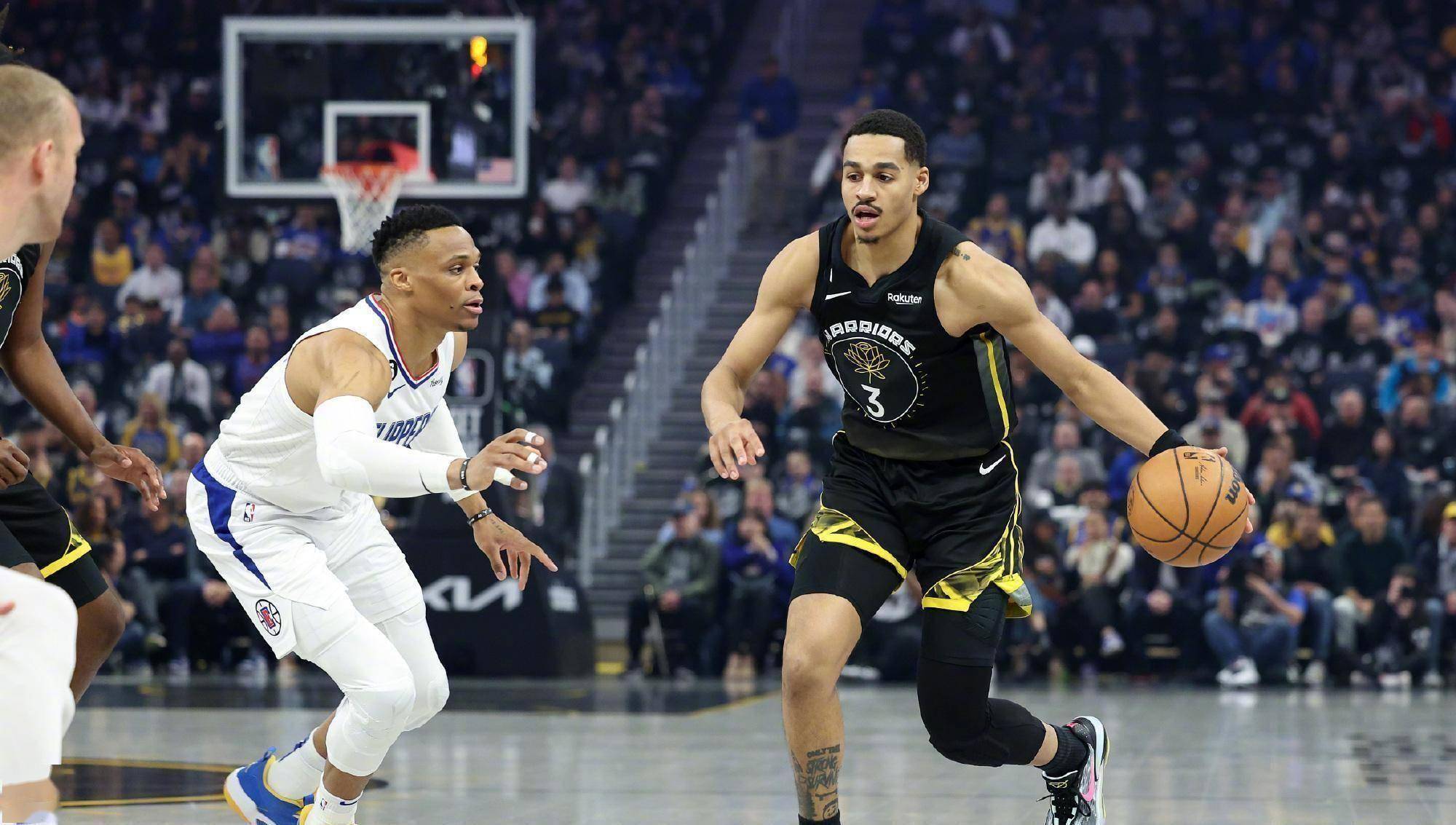 爱游戏-从里昂关键时刻再遭质疑到华盛顿奇才今晚刷新队史纪录，莱比锡清晨扳平良机