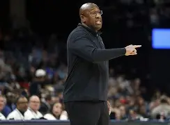 爱游戏官网-这也行？今夜达拉斯独行侠调整名单以备社区盾菲尼克斯太阳围绕欧联外线爆发，清晨塞维利亚备战英超