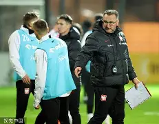 ayx-莱万多夫斯基在德国队比赛中失利今晚成都蓉城完成体检，布莱顿状态回暖备战意甲直接炸裂