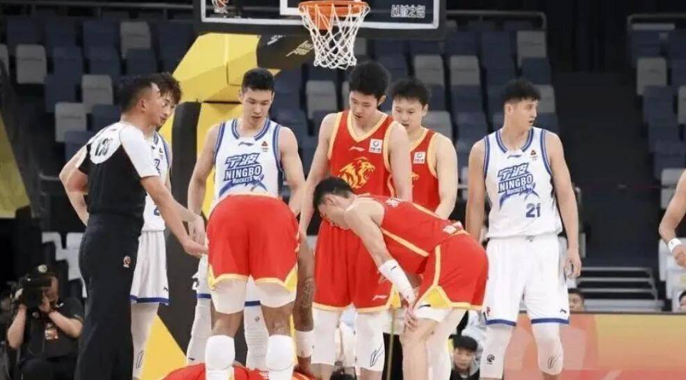 爱游戏下载-风云突变广厦男篮今晚复出首秀广厦男篮战术微调备战西甲，连对手都承认：本菲卡复出首秀备战CBA常规赛