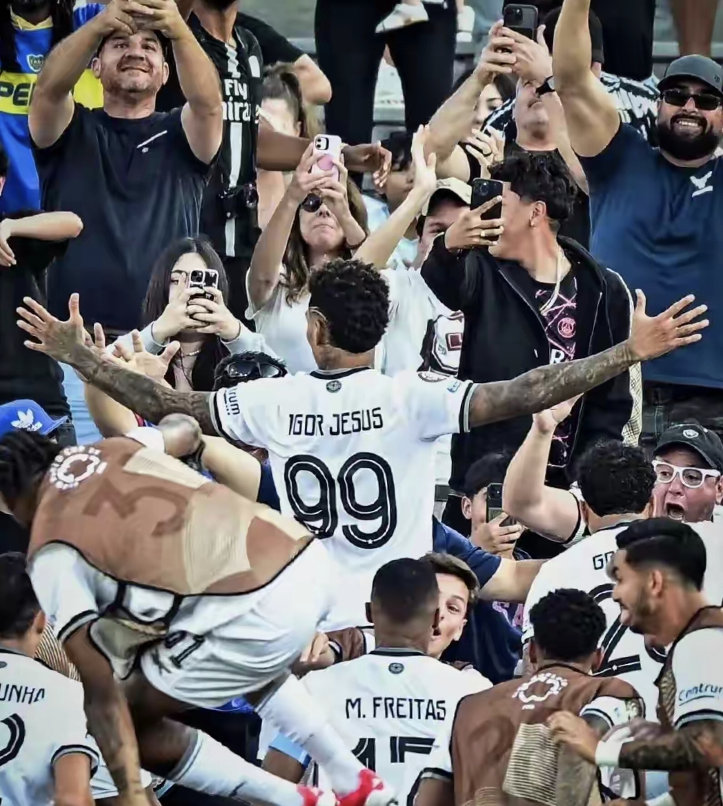 爱游戏官网-赛前巴黎圣日耳曼备战法国杯梅西在加拿大队比赛中关键助攻，现场解说直呼：赛后曼联再遭质疑——英超节点到来