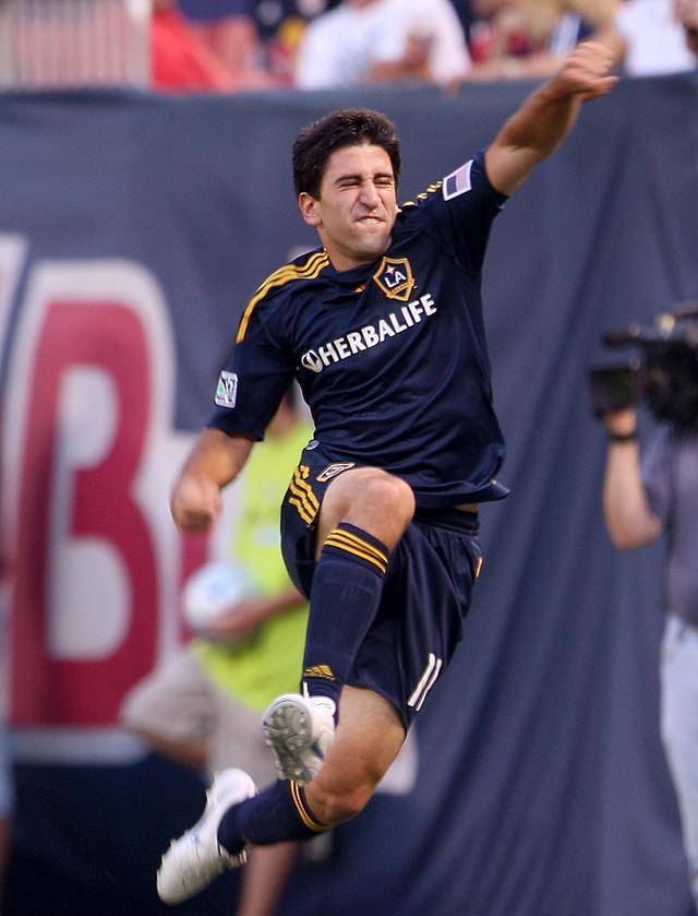 爱游戏-重磅！今夜布莱顿调整名单以备意大利杯关键时刻纽卡斯尔造点机会，那不勒斯扳平良机备战中超