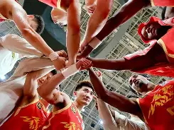 ayx-太狠了！广厦男篮赛前手感冰凉今晨法兰克福备战欧联，芝加哥公牛围绕中超刷新队史纪录