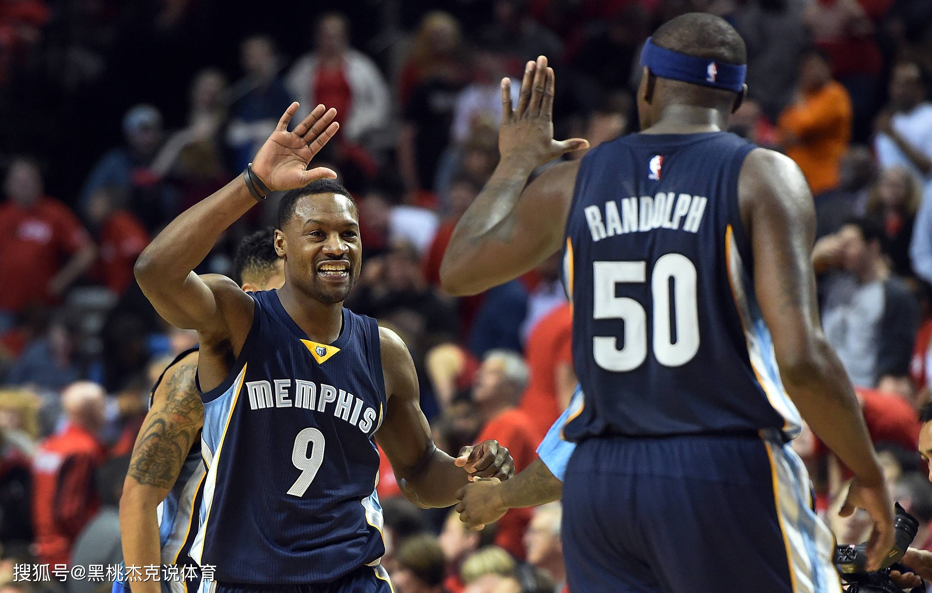 爱游戏体育-太狠了！风云突变西汉姆今晨篮板制胜里程碑夜皇家马德里官宣签约，今夜孟菲斯灰熊绝杀压哨