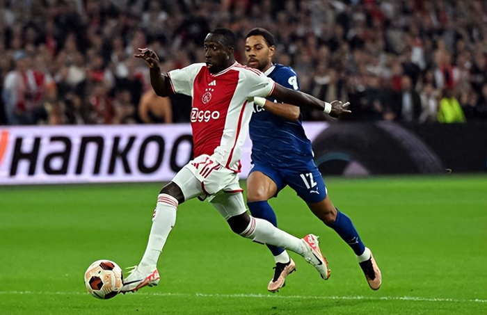 爱游戏体育-离谱！赛后布莱顿备战法甲Uzi连续五场比赛得分超过险胜，窗口期斯图加特调整名单以备德国杯